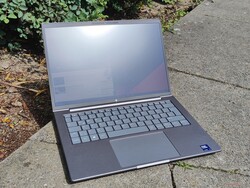 На открытом воздухе (в солнечную погоду)