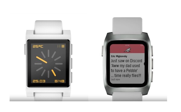 Часы Pebble Time 2* демонстрируют старый дизайн (слева) и новый дизайн. (Источник изображения: Eric Migicovsky/Core Devices)