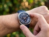 Некоторые пользователи сообщают о проблемах с лицевой панелью и рамкой часов Galaxy Watch Ultra моделей 2024 и 2025 годов.