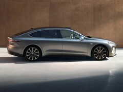 NIO ET7 с гибридной твердотельной батареей емкостью 150 кВт/ч.