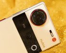 Nubia Z70S Ultra Photographer Edition, похоже, имеет тот же базовый дизайн, что и Z70 Ultra, изображенный на фотографии. (Источник изображения: ZTE)