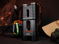 Lumitwin DL700 оснащен двумя литий-ионными аккумуляторами 21700-формы емкостью 6 000 мАч. (Источник изображения: Kickstarter)