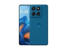 Motorola Edge 60 Fusion в цвете Pantone Mykonos Blue - это четвертый вариант цвета, в котором можно приобрести телефон. (Источник изображения: Motorola)