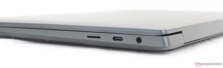 Справа: устройство для чтения карт памяти microSD, USB-C 4.0 с Thunderbolt 4 (40 Гбит/с, режим DisplayPort-ALT, Power Delivery), 3,5-мм аудио
