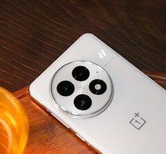 OnePlus 13. (Источник изображения: Zhou Jiahuiang)