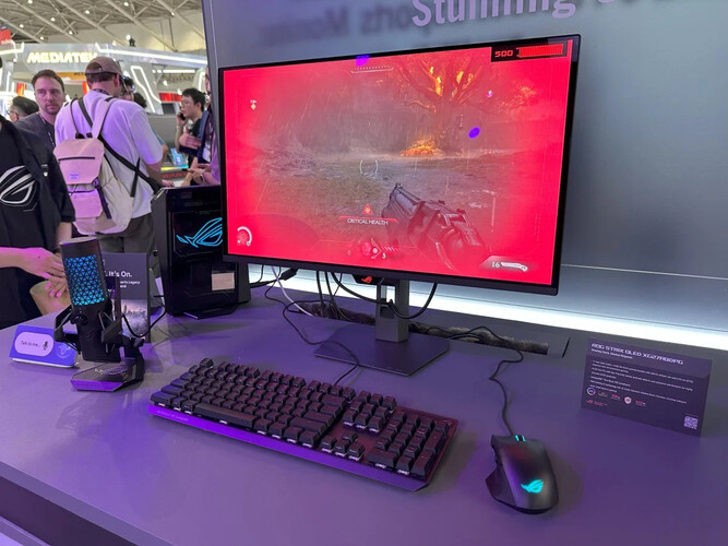 Ноутбук Asus ROG Strix OLED XG27AQDPG представлен на выставке Computex 2025 в Тайбэе. (Источник изображения: TFTCentral)
