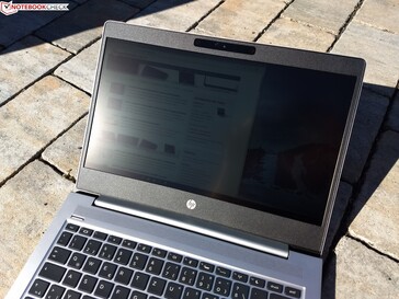 Поведение экрана ноутбука на улице в солнечную погоду