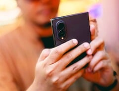 При слишком высокой температуре Samsung Galaxy Z Fold8 снижает разрешение фотографий вдвое.