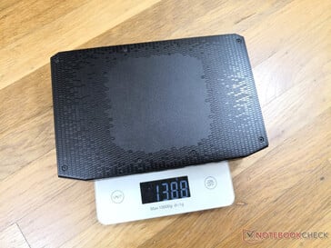Вес вместе с SSD и RAM почти достигает 1.4 килограмма