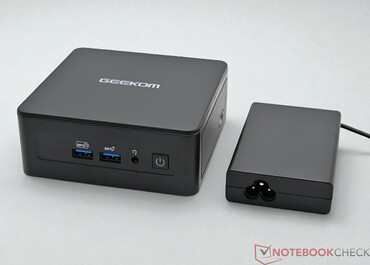 Geekom Mini IT15 с блоком питания (19 В; 6,32 A)