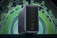 Зарядное устройство Ugreen Nexode Desktop обладает огромной пиковой мощностью в 500 Вт. (Источник изображения: The Verge)