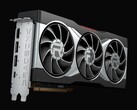 Крупный план видеокарты AMD Radeon RX 6800 XT, оснащенной тройным вентилятором охлаждения и серебристым кожухом с заметным брендингом Radeon. (Источник изображения: AMD)
