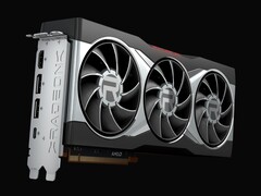 Крупный план видеокарты AMD Radeon RX 6800 XT, оснащенной тройным вентилятором охлаждения и серебристым кожухом с заметным брендингом Radeon. (Источник изображения: AMD)