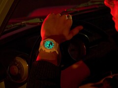 Часы Casio Hidden Glow, такие как GA-2100HDS-7A (на фото), уже поступили в продажу в Европе. (Источник изображения: Casio)