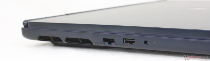 Слева: RJ-45 (1 Гбит/с), USB-A 3.2 Gen. 1 (5 Гбит/с), 3,5 мм гарнитура