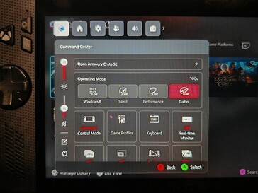 Armoury Crate SE интегрирован в игровую панель.