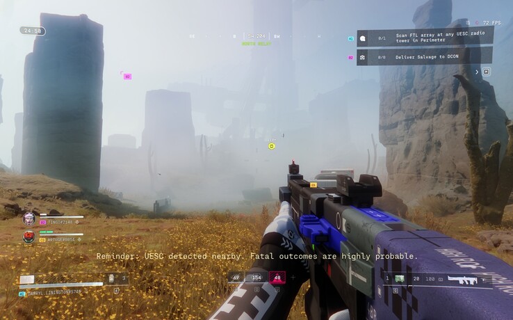 Туман покрывает скалистый участок Периметра, а HUD игры Marathon отслеживает цели фракций и ближайшие угрозы UESC во время прямого запуска.
