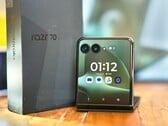 Внешний дисплей заимствован у модели Razr Ultra 2026; в остальных аспектах в модели Razr Plus 2026 были упрощены некоторые компоненты, чтобы снизить цену.