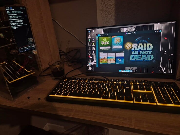 Модифицированный компьютер Z70 Ultra с рабочим столом XFCE4