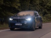 Элетрический внедорожник BMW iX3 проехал впечатляющие 626 миль, при этом 12 миль еще оставалось в запасе. (Источник изображения: BMW Group via YouTube)