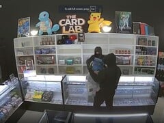 Запись с камеры Ring, запечатлевшая ограбление лаборатории по производству открыток