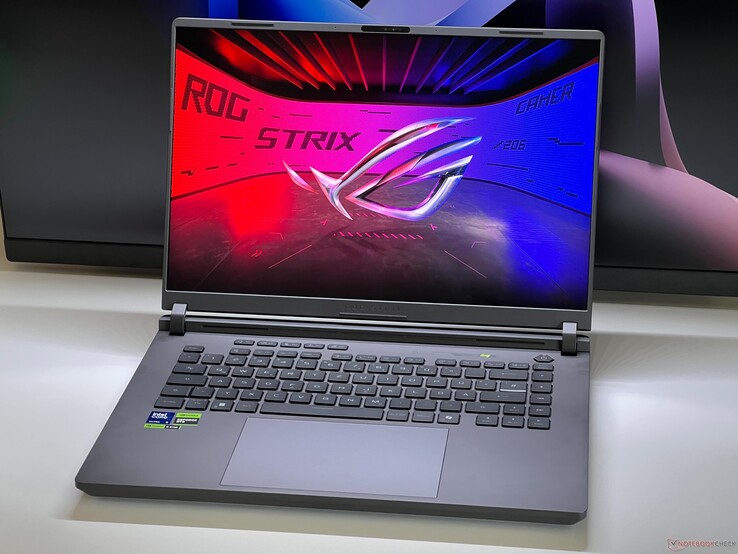 Обзор Asus ROG Strix G16 G615 от Notebookcheck