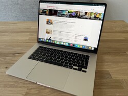 В обзоре: Apple Macbook Air 15 M2. Тестовый образец предоставлен Apple