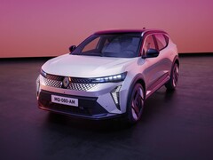 Обновленный Renault Scenic E-Tech имеет новые и улучшенные характеристики. (Источник изображения: Renault)