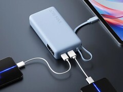 Power Bank 20000 (встроенный кабель) мощностью 67 Вт от Xiaomi (на фото) будет выпущен по всему миру. (Источник изображения: Xiaomi)