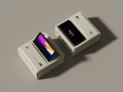 Модель Ayaneo AM01S теперь оснащена более мощным процессором AMD APU, который использует архитектуру Zen 5 CPU и RDNA 3.5 GPU. (Источник изображения: Ayaneo)