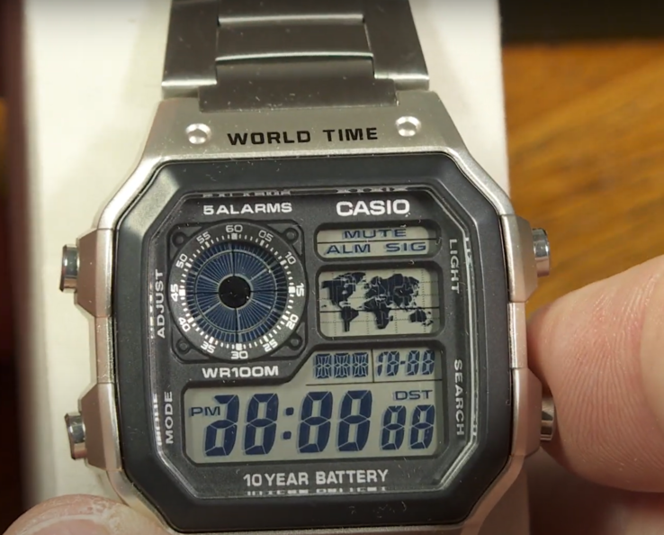 В часах серии Casio AE1200 есть режим диагностики, который включается, когда Вы нажимаете обе кнопки слева и нижнюю правую кнопку вместе. (Источн