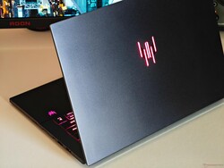 Светящиеся логотипы