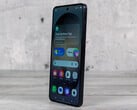 Базовый Galaxy S27 мог бы использовать другой дисплей по сравнению с Galaxy S26, изображенным здесь