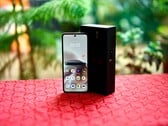 Motorola Razr 70 предлагает два очень ярких дисплея.