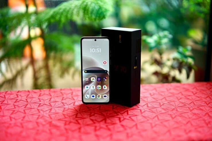 Motorola Razr 70 в обзоре