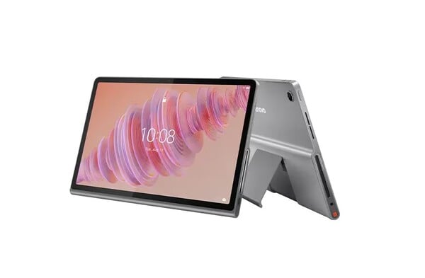 Lenovo Tab Plus имеет встроенную подставку для ног и восемь динамиков JBL. (Источник изображения: Lenovo)