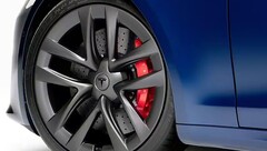 Tesla начинает продавать детали тормозов напрямую владельцам (Источник изображения: Tesla)