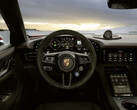 Приборная панель Porsche Taycan E-Shift 2027 года.