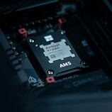 Крупный план процессора AMD Ryzen, установленного в сокет материнской платы AM5 (Источник изображения: Atahan Demir с сайта Pexels)