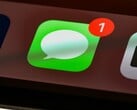 В приложении «Сообщения» компании Apple (значок показан на изображении) добавлен новый переключатель, позволяющий скрыть кнопку диктовки в поле ввода текста.