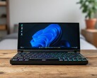 Концепт Kickstarter от Keebmon сочетает в себе ПК Ryzen AI 9 HX 370, 13-дюймовый ультраширокий сенсорный экран и механическую клавиатуру с возможностью горячей замены в одном складном устройстве