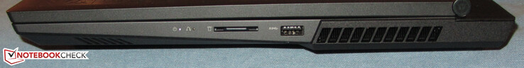 Правая сторона: картридер, USB 3.2 Gen 1 (Type-A)