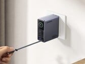 Зарядное устройство Nexode Pro 160 Вт с выдвижным кабелем USB-C