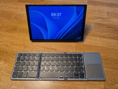 На бумаге Legion Go мог бы занять нишу между работой и игрой, но в итоге он не справляется ни с тем, ни с другим (Источник изображения: Notebookcheck)