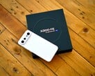 Модель Vivo X300 FE отличается высокой производительностью и превосходным качеством камеры при цене, значительно не превышающей 1 000 евро.