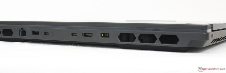 Задняя сторона: 2.5-Гбит Ethernet, USB-A 3.2 Gen. 1, 2x Thunderbolt 4 (DisplayPort 1.4 + Power Delivery 140 Вт), HDMI 2.1, разъем питания