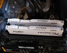 Модули оперативной памяти HyperX Fury DDR4, установленные на материнской плате (Источник изображения: Athena Sandrini/Pexels)