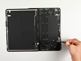 IPad Pro может быть легко отремонтирован, но снять экран совсем не просто (Источник изображения: iFixit)