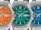 Три часы Casio MTP-E740 оранжевого, бирюзового и ярко-синего цветов, представленные рядом с полупрозрачными циферблатами, сквозь которые видны расположенные под ними диски с указанием дня недели и даты.