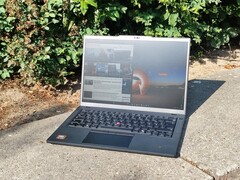 Lenovo ThinkPad P14s Gen 6 AMD на солнечном свету (источник изображения: Benjamin Herzig)
